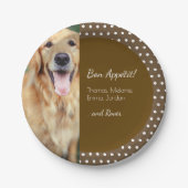 犬の写真と家族の名前水玉模様ブラウン ペーパープレート (正面)