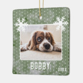 犬の写真 雪の結晶 緑 ペットの名前 クリスマス セラミックオーナメント (左)