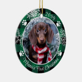 犬の初めてのクリスマススノーフレーク写真グリーンプレイド セラミックオーナメント (右)