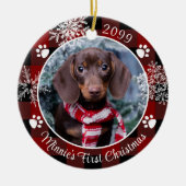 犬の初めてのクリスマススノーフレーク写真レッドプレイド セラミックオーナメント (正面)