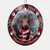 犬の初めてのクリスマススノーフレーク写真レッドプレイド セラミックオーナメント (左)