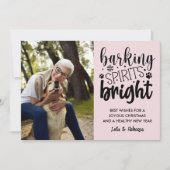 犬の吠えるスピリット明るいペットピンクのクリスマス シーズンカード (正面)