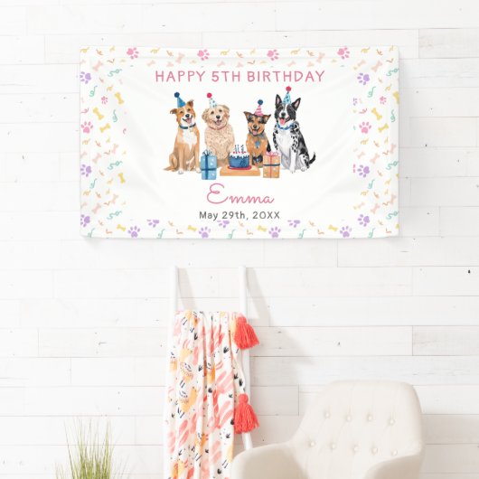犬の子犬の女の子の誕生日パーティー 横断幕 (インサイチュ)