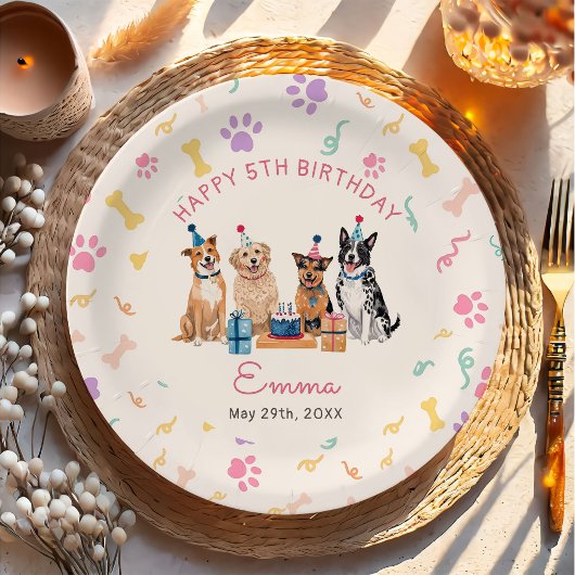 犬の子犬 ピンクのリボン 女の子の誕生日 紙皿