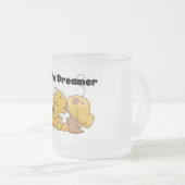 犬の小さい夢みる人のTシャツおよびギフト フロストグラスマグカップ (正面右)