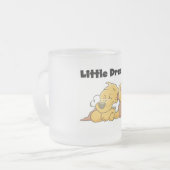 犬の小さい夢みる人のTシャツおよびギフト フロストグラスマグカップ (正面左)