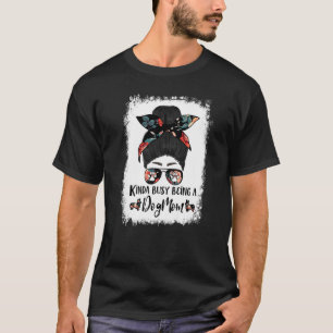 犬の忙し母であるキンダCorgi Messy Bun Tシャツ