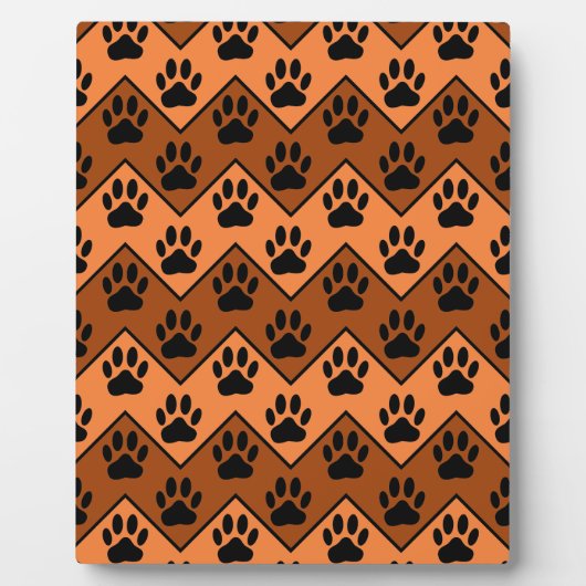 犬の手のパターンとオレンジと茶色のシェブロン フォトプラーク (正面)