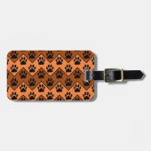 犬の手のパターンとオレンジと茶色のシェブロン ラゲッジタグ (正面横)