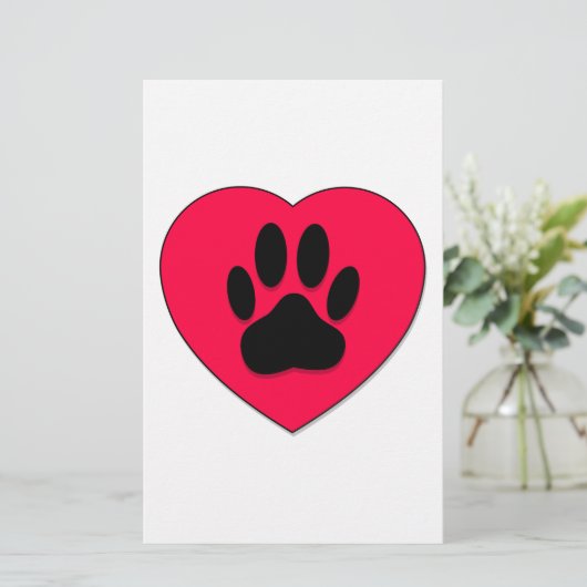 犬の手のプリント付き赤いハート 便箋 (スタンド正面)