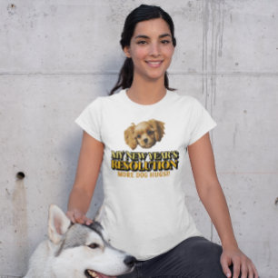 犬の抱擁 – 新年の決意 Tシャツ