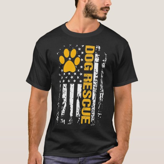 犬の救助シャツアメリカンフラッグシェルター犬 Tシャツ (正面)
