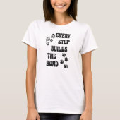 犬の散歩代行の引用 Tシャツ (正面)