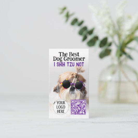 犬の最高のトリマーシーズー(犬)Tzu Not Logo QRコード 名刺 (スタンド正面)