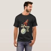 犬の月ペットの親宇宙の足跡 結ばれた 採用 Tシャツ (正面フル)