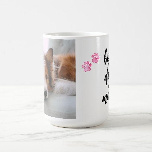 犬の母の犬の写真ピンクの手が犬の母最高のを印刷 コーヒーマグカップ (中央)