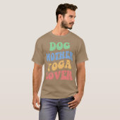 犬の母ヨガ愛好家Ivの友人 Tシャツ (正面フル)