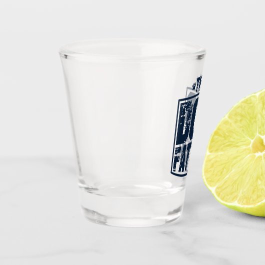 犬の父親のグラフィック擦り切れたス ショットグラス (左)