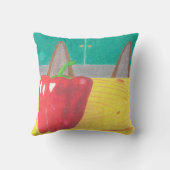 犬の耳と唐辛子枕 クッション (裏面)