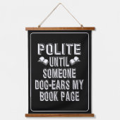 犬の耳本ユーモア 吊り下げ型タペストリー (正面)