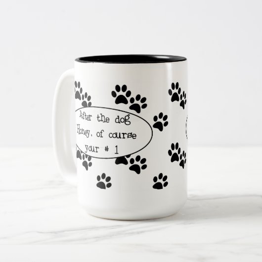 犬の蜂蜜のマグの後 ツートーンマグカップ (正面左)