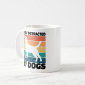 犬の誕生日を笑わせる「犬に気を取られやすい」面白いミーム コーヒーマグカップ (正面左)