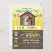 犬の誕生日パーティードッグハウスと足のカスタム写真 招待状 (正面)