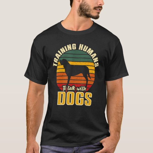 犬の調教話師と共に人間を訓練する Tシャツ (正面)