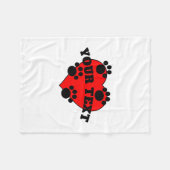 犬の足と赤いハートカスタム文字 フリースブランケット (正面(横))