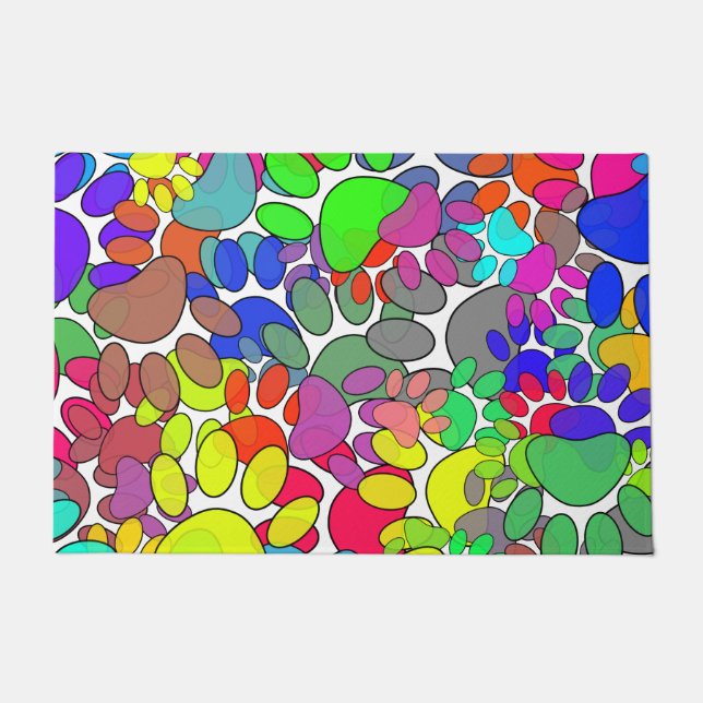 犬の足の跡が一面に広がっている ドアマット (正面)