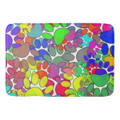 犬の足の跡が一面に広がっている バスマット (正面)