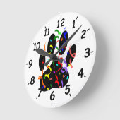 犬の足の跡と紙吹雪 ラウンド壁時計 (傾斜)