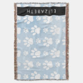 犬の足、白い手、青い水色、あなたの名前 スローブランケット (正面縦)