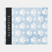 犬の足、白い手、青い水色、あなたの名前 フリースブランケット (正面(横))