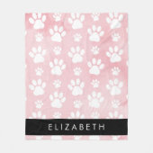 犬の足、白い足、ピンクの水色、あなたの名前 フリースブランケット (正面)