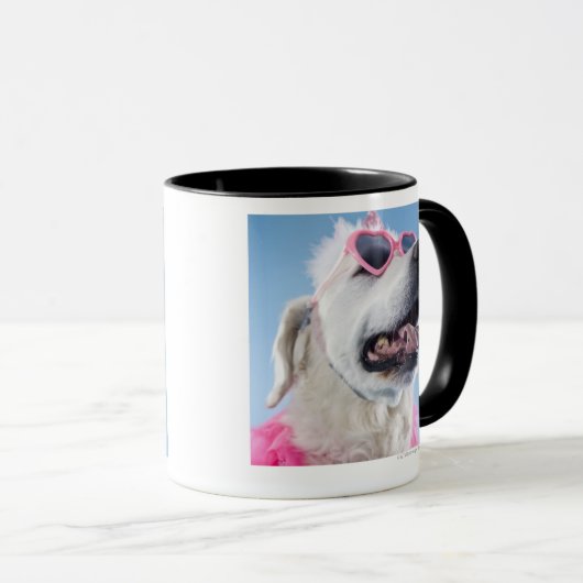 犬の身に着けているハート形のクラスおよびチュチュ マグカップ (正面右)