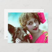犬の郵便はがきを持つビクトリアンな女性 ポストカード (正面/裏面)