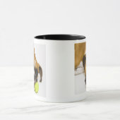 犬の鋭いテニス・ボール マグカップ (中央)