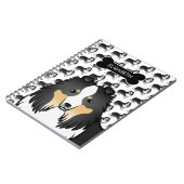 犬の骨と名前を持つ3色の漫画シェットランド・ シープドッグ ノートブック (左側)