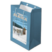 犬のSledding場面-ユーコン準州、アラスカ ミディアムペーパーバッグ (裏面アングル)