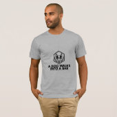 犬はバー-白黒Tシャツに歩きます Tシャツ (正面フル)