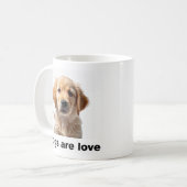 「犬は愛である」と誇らしげに宣言するコーヒーマグ コーヒーマグカップ (正面左)