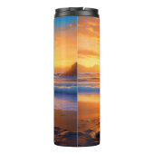 犬は日没で海ビーチに座る タンブラー (裏面)