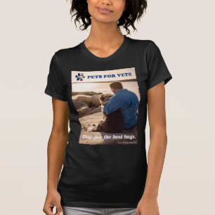 犬は最も最高のな抱擁を与えます Tシャツ
