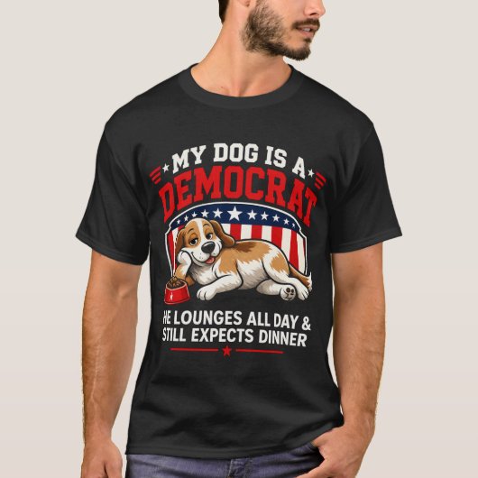 犬は民主党員 面白い犬 ポリティカル・サタイア Tシャツ (正面)
