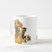 犬は猫の母とその子猫の集団に会う コーヒーマグカップ (正面左)