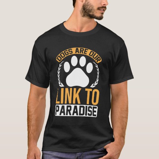 犬は私たちの天国への架け橋 - 霊感を与える足跡デザイン Tシャツ (正面)