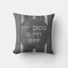 犬は私のBFFの灰色のストライプの装飾用クッションです クッション
