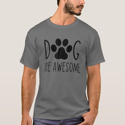 犬は素晴らし愛犬家犬パパお母さんおもしろい Tシャツ (正面)