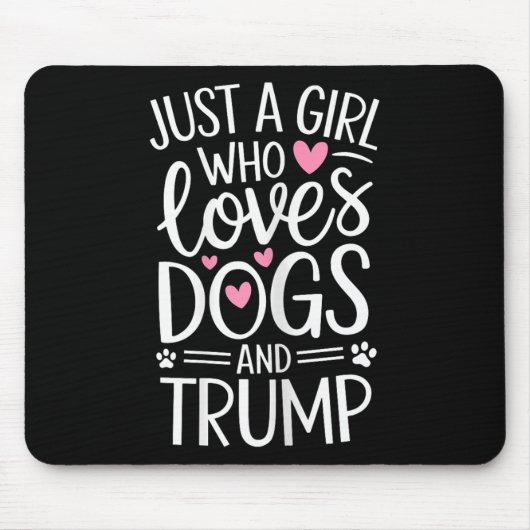 犬やトランプを愛する女の子 マウスパッド (正面)